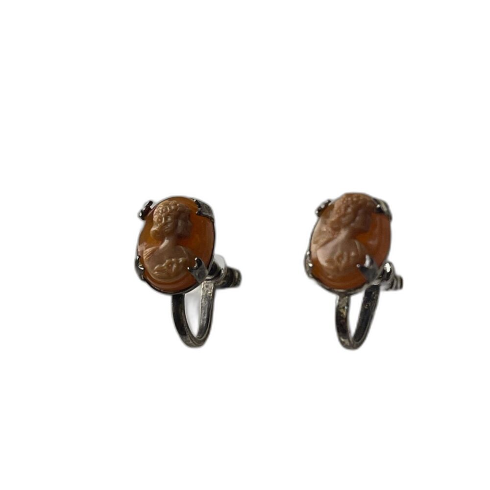 small Vintage Cameo earrings w/ screw/clip